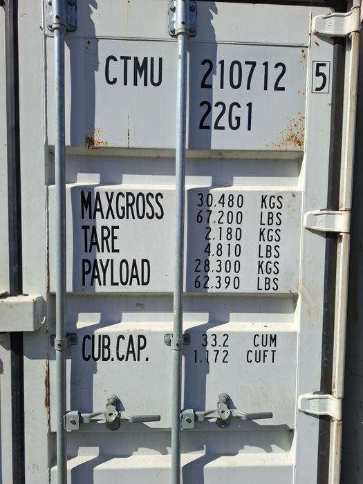 Морски контейнери 20 фута с ел.инсталация..