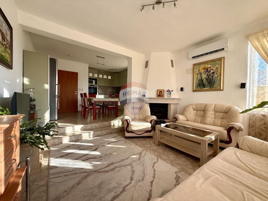 Къща с четири спални и планинска гледка за продажба, Балчик, Я.И.