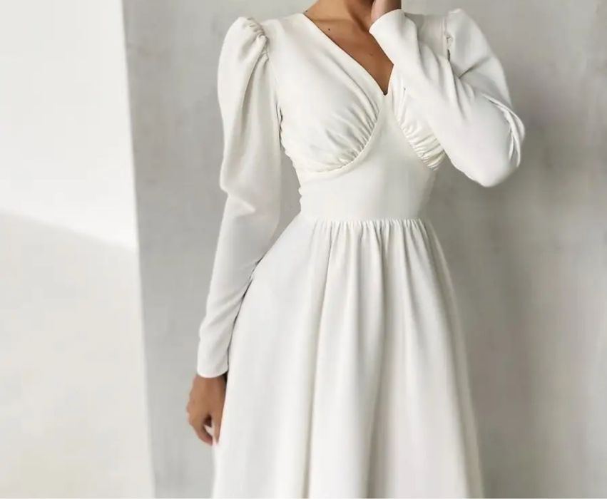 Молочное праздничное/вечернее платье