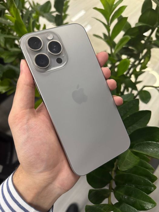 Iphone 15 pro max natural