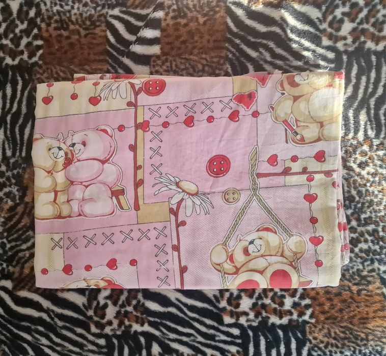 Продам постельное в детскую кроватку