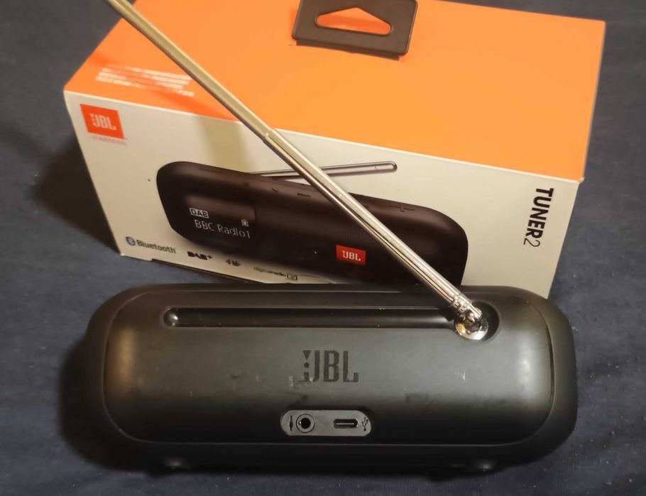 Продавам JBL Tuner 2