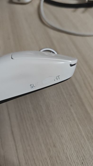 Logitech G Pro, Razer Blackshark V2 X.