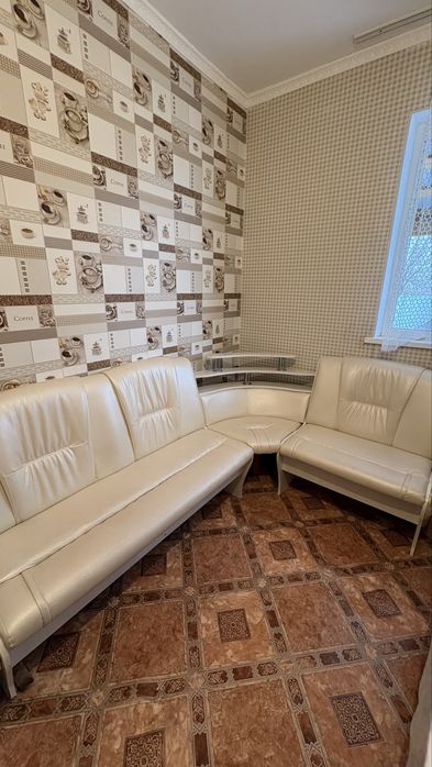 Угловой стол табуретка