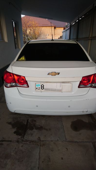 Chevrolet Cruze 1.6 автомат