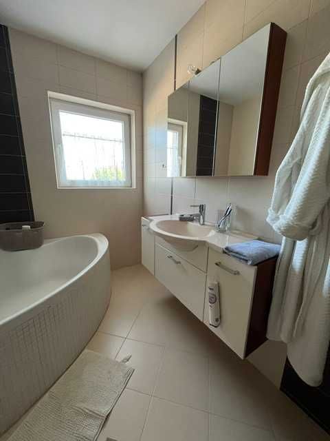 Vilă spațioasă P+1 de vânzare – Copăceni, Ilfov aproape de A0