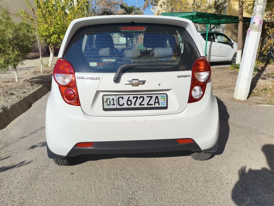 Продает chevrolet spark