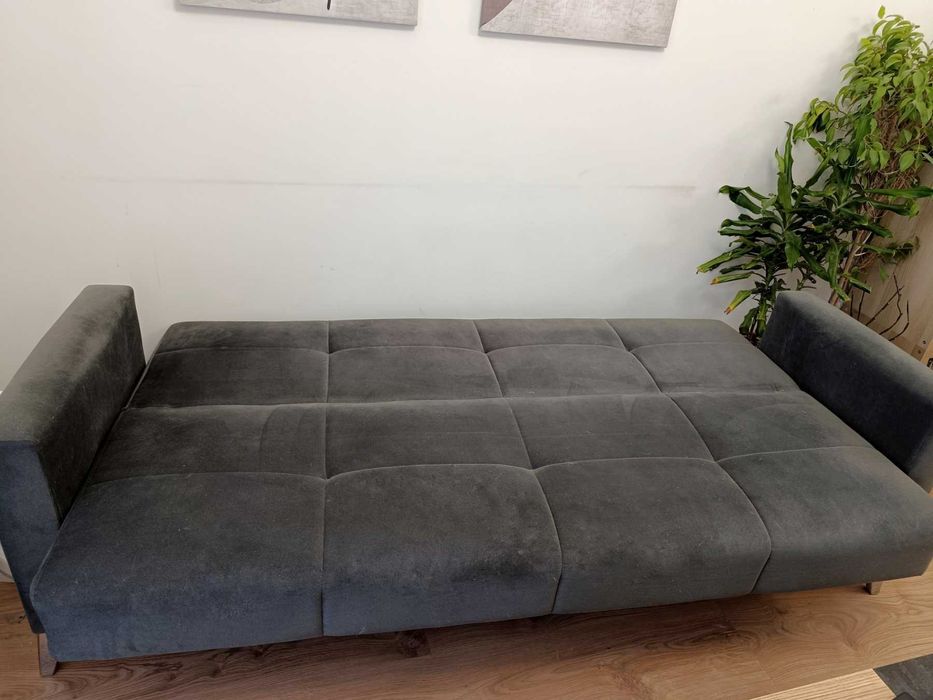 Диван с функция сън