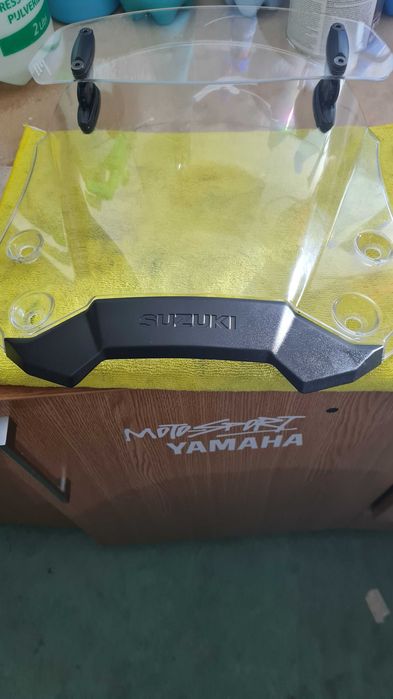 Parbriz suzuki v strom 650