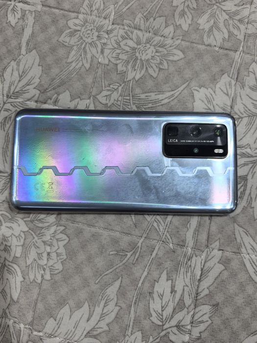 Продавам Huawei p40 pro