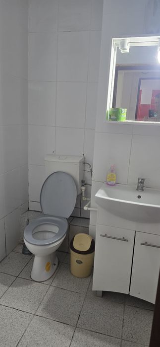Inchiriez spatiu comercial