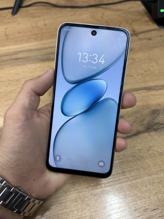 Телефон Tecno Spark Go 1