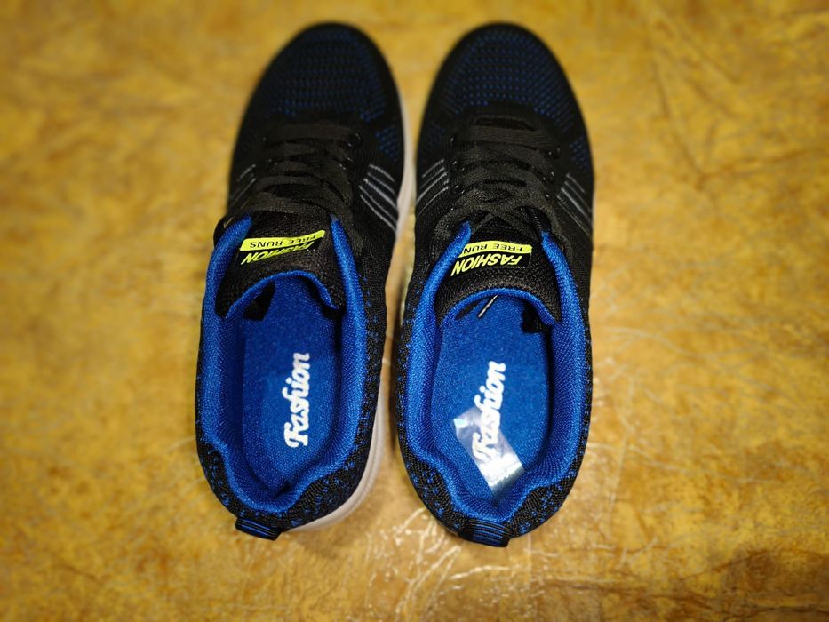 Кроссы женские новые