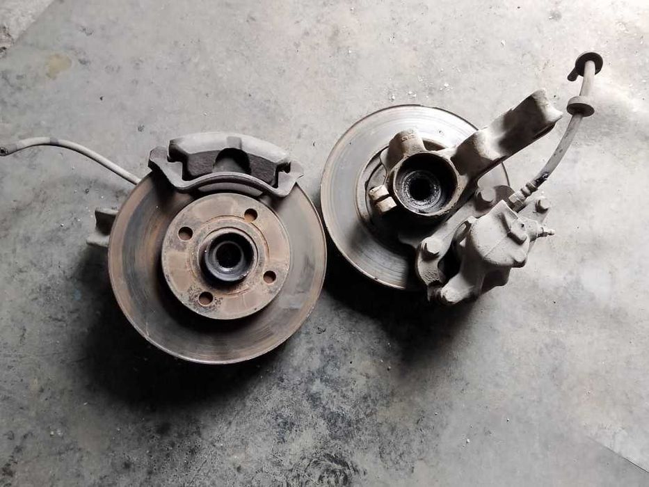 Цапфа, ступицы передние на Ауди 80 B3