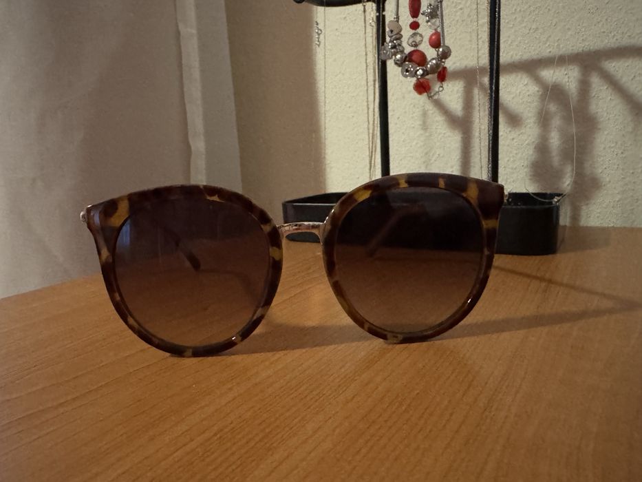 Ochelari de soare dama Guess