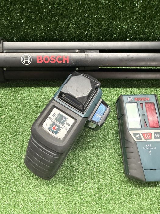 Лазерен нивелир Bosch GLL 3-80 P  Лазерен приемник LR 2