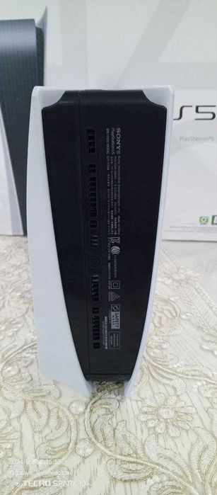 Playstation 5 Disc Edition в идеальном состоянии 2 джойстик