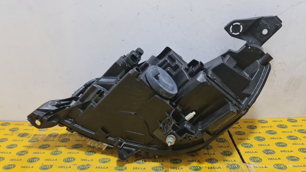 Far dreapta led Peugeot 208 II facelift 2018+ 9833036180