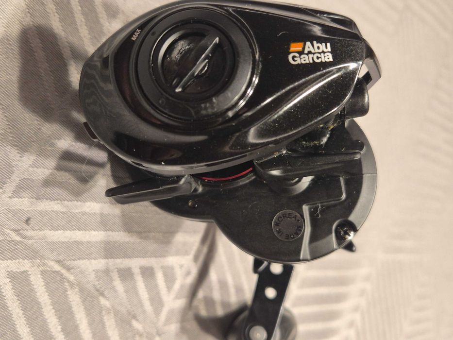 Продавам baitcast Abu Garcia Revo 4 SX – 6.6:1