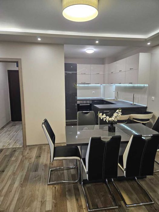 Дава се под наем Двустаен апартамент в София, Витоша - 74 кв.м за 747.66 € - Снимка #4