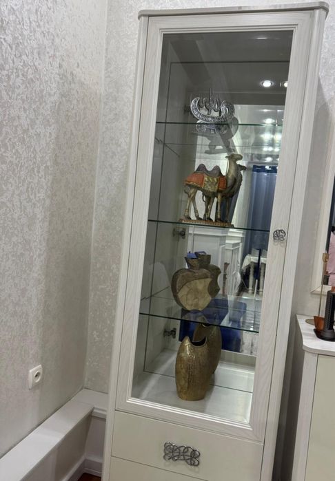 Мебель для зала тумбочка стул шкаф