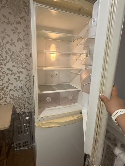 Продам холодильник