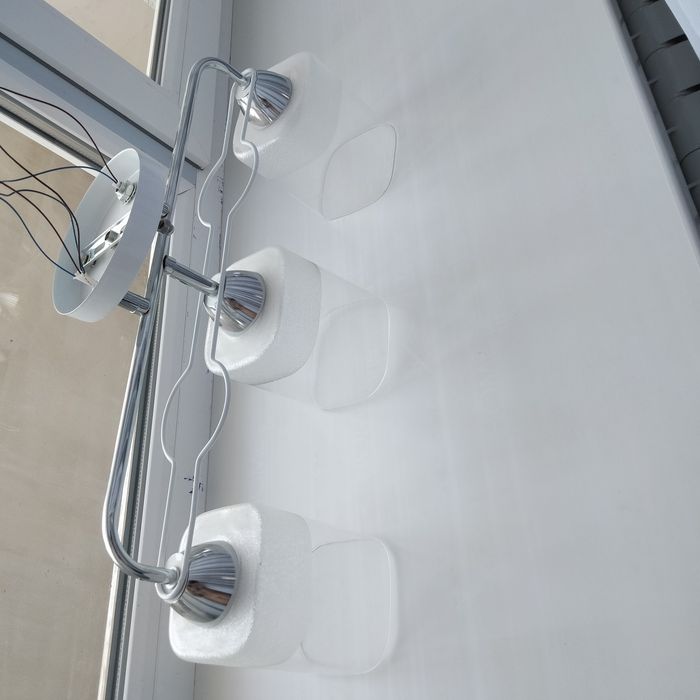 Продам люстру новая