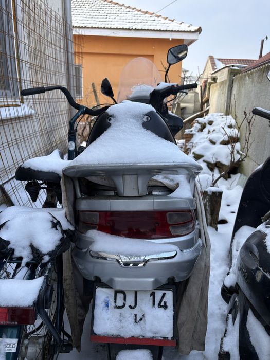 Vand Scuter dezmembrat