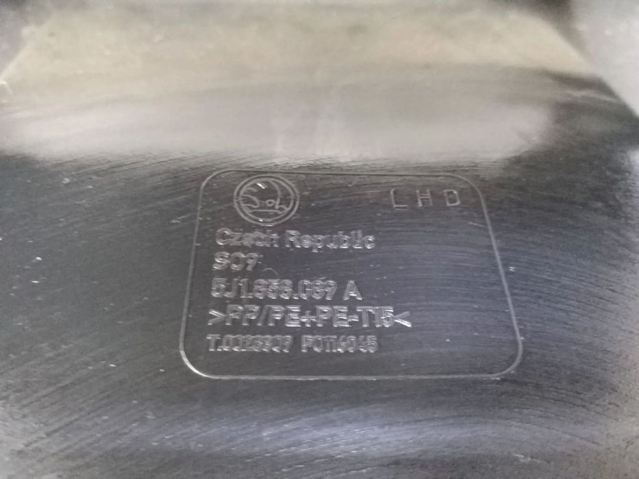 Rama carcasa radio cd player skoda fabia 2 5j 5j1858089a