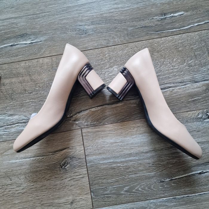 Дамски обувки бежово