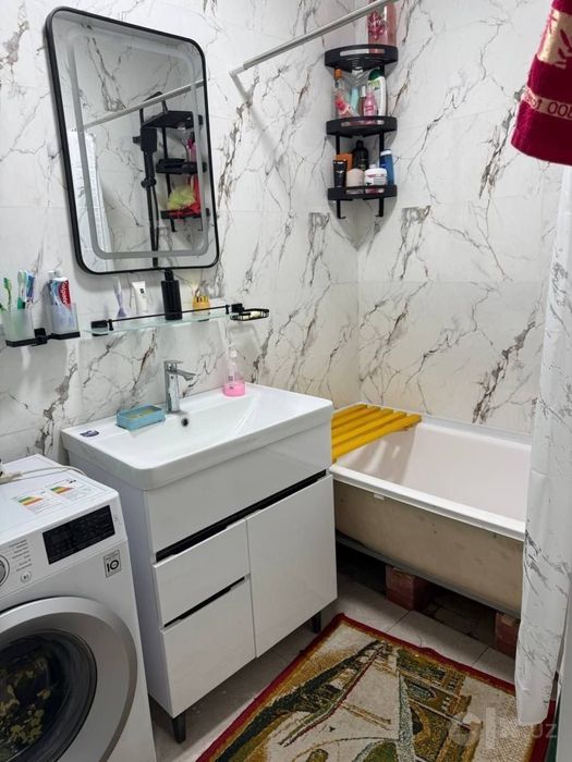 Продается 4х ком.кв.4/4/9 сергели 3