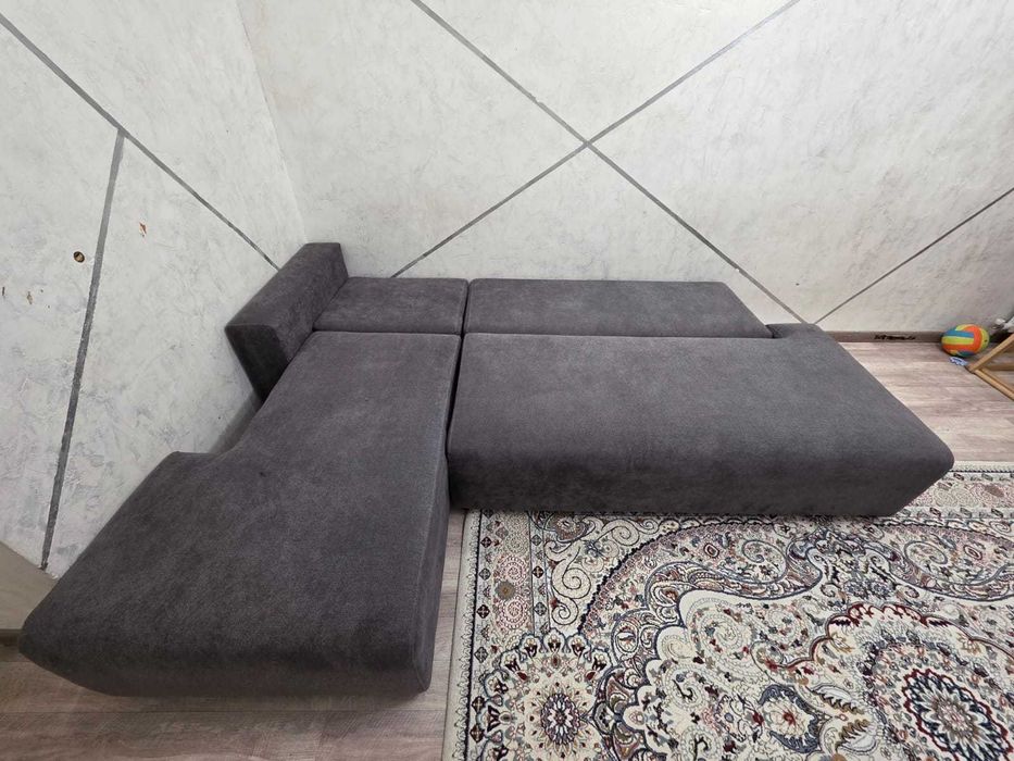 Продам диван типа модерн