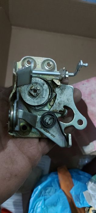 Замок на дверь ваз 2105