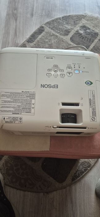 Vand 2 bucati de video proiectoare epson