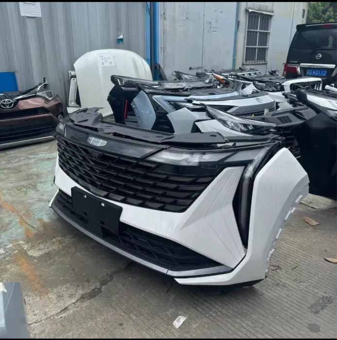 Geely Atlas бампер передний