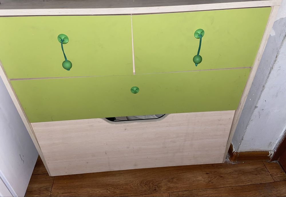 Комод шкаф для посуды и зеркало