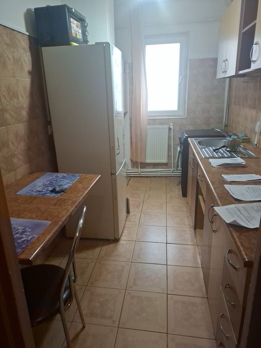 Apartament cu 3camere semidecomandat