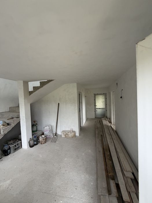Casă de vânzare 180MP + teren 5500MP in Gura Vitioarei