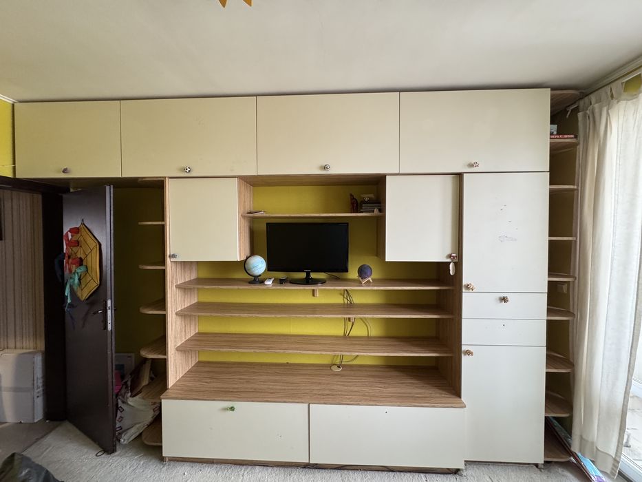 Секция с надстройка