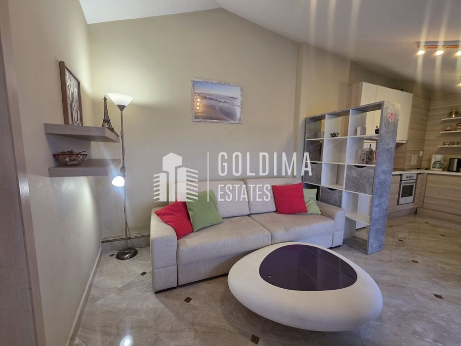 Обзаведен двустаен апартамент в супер центъра на гр. Бургас