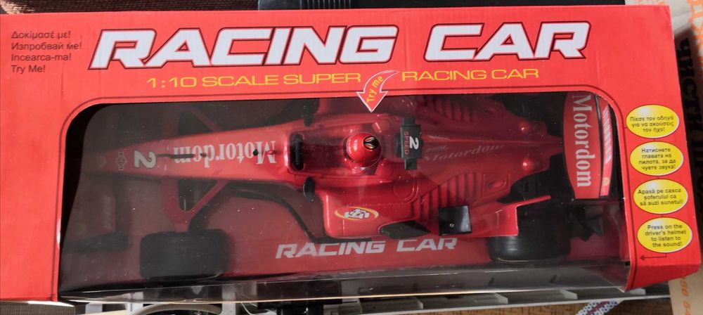 Формула 1, Състезателна кола, F1, с механизъм и звуци, червена , 1:10