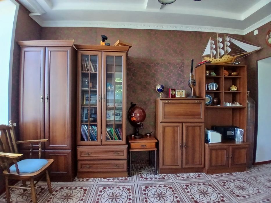 Продам мебель, 2 комода, стенка,диваны