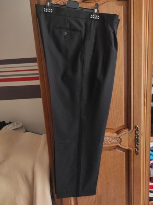 Pantaloni din stofa pentru bărbați, modele diferite, marimi diferite,