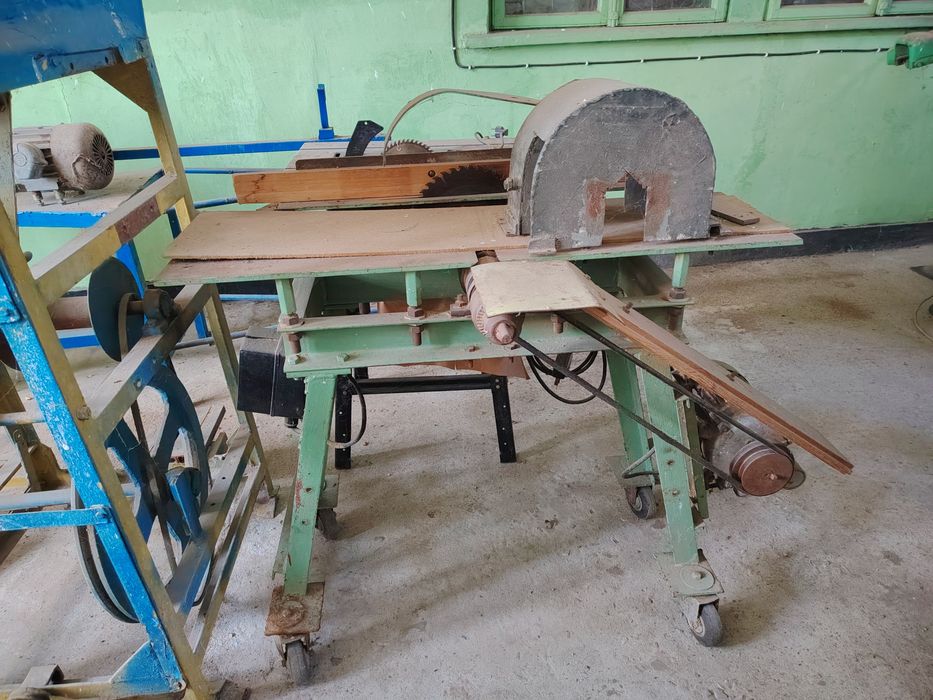 Машини за изработване на Метли