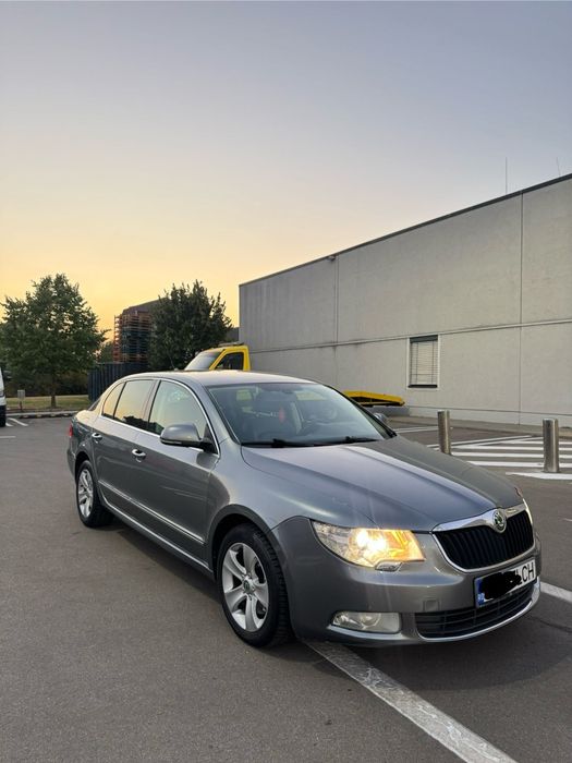 Vând Skoda Superb 2.0 diesel An Fab 2011