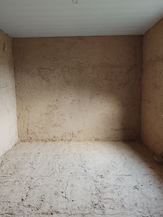 Hovli uy sotiladi 8 sotik