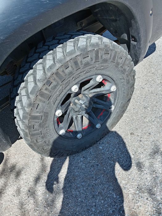 Nitto trail grappler m/t 295/70/18