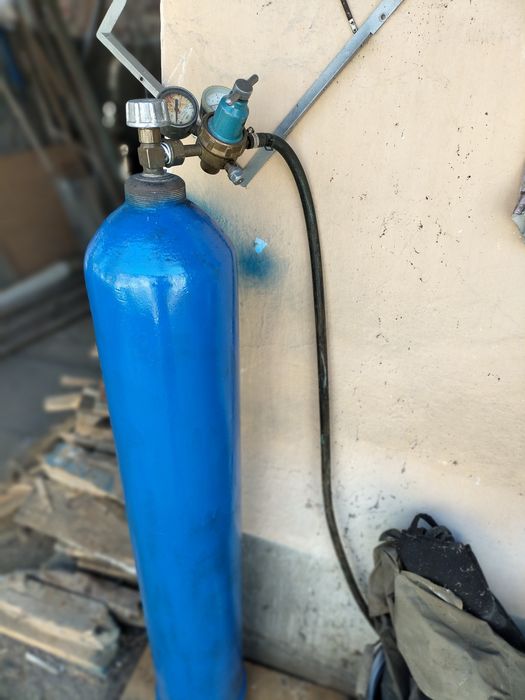 Продам кислородный баллон