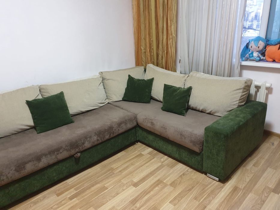 Продам диван угловой