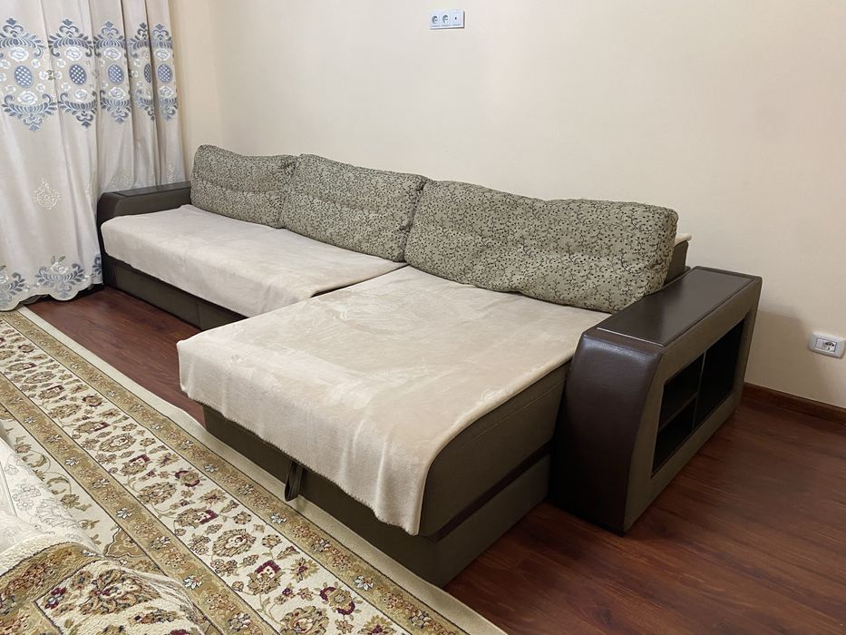 Удобный угловой диван для гостиной